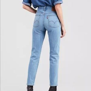 NWT Levis Wedgie high rise Tapered Leg